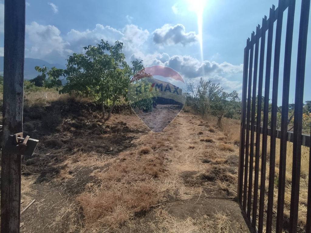 Terreno a Biancavilla in CONTRADA CASTELLUCCIO-PARATORE - Foto 4