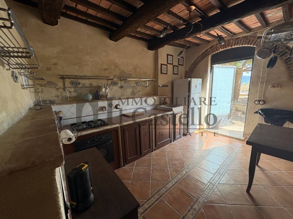 Casa indipendente a Castiglione del lago in Località Pineta - Foto 2
