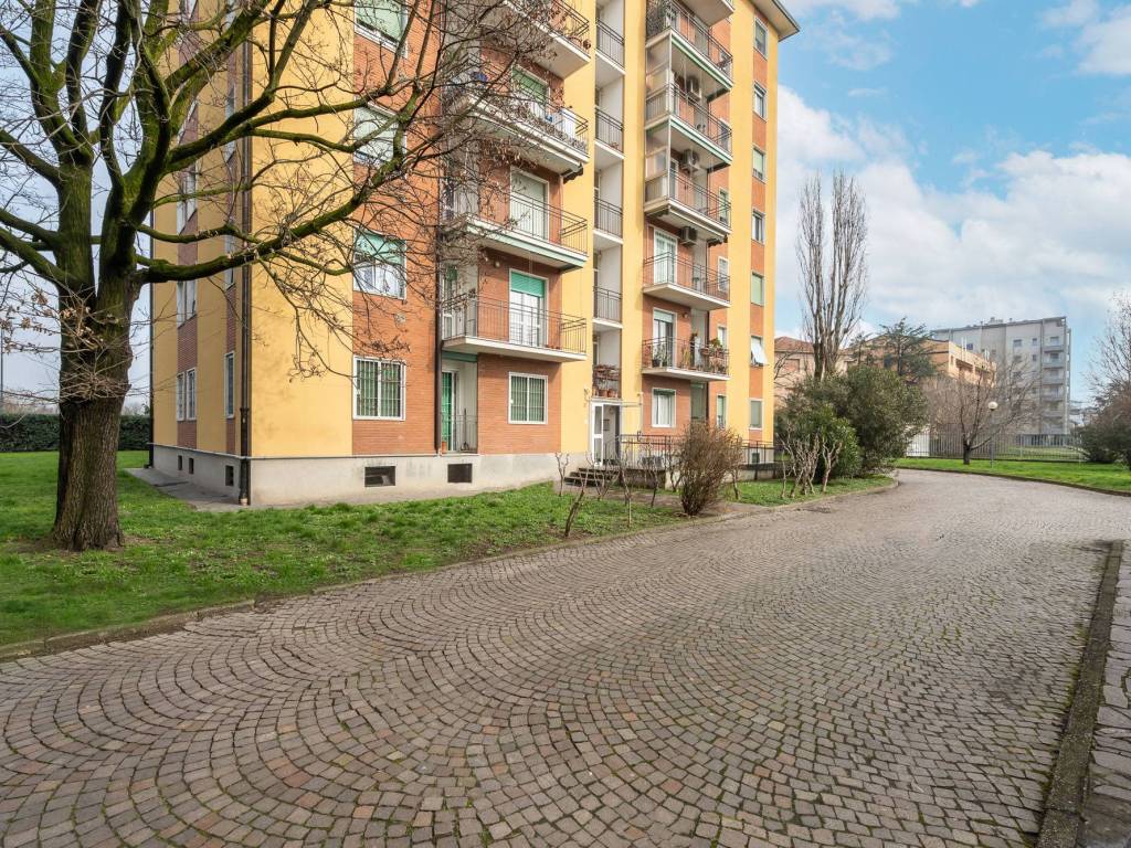 Appartamento a Milano in Via Quinto Romano, 76 - Foto 1