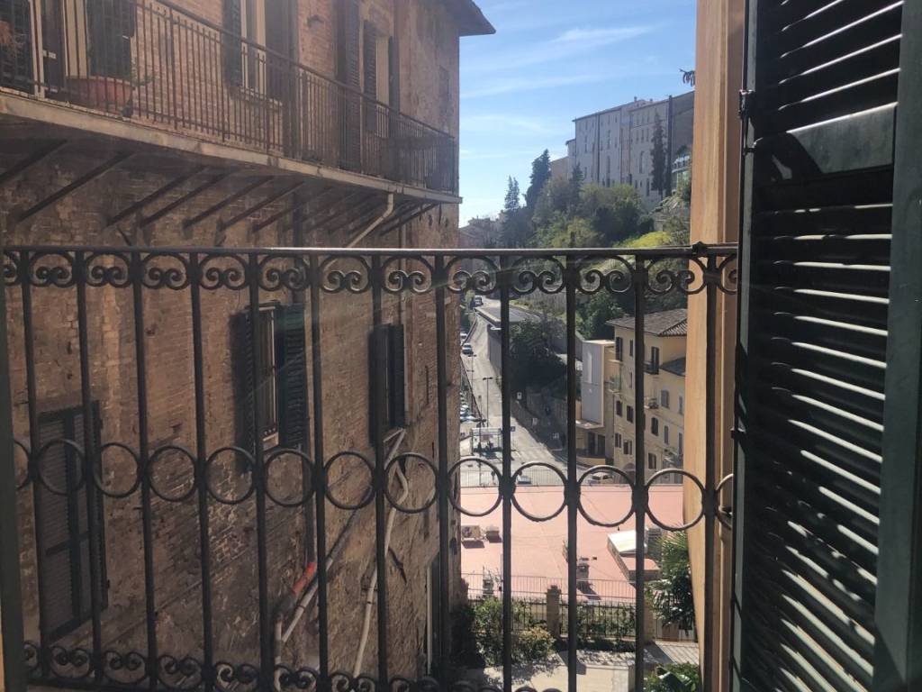 Appartamento a Perugia in Via Alessi - Foto 1