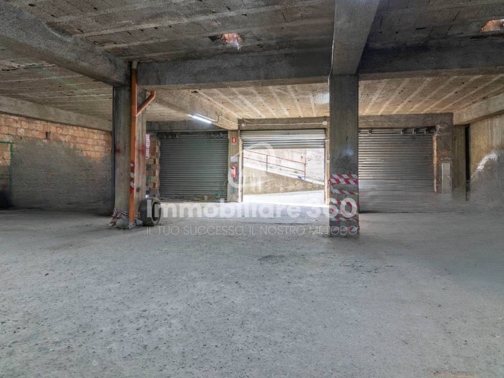 Box / garage a Cosenza in Via Pasquale Rossi, 19 - Foto 3