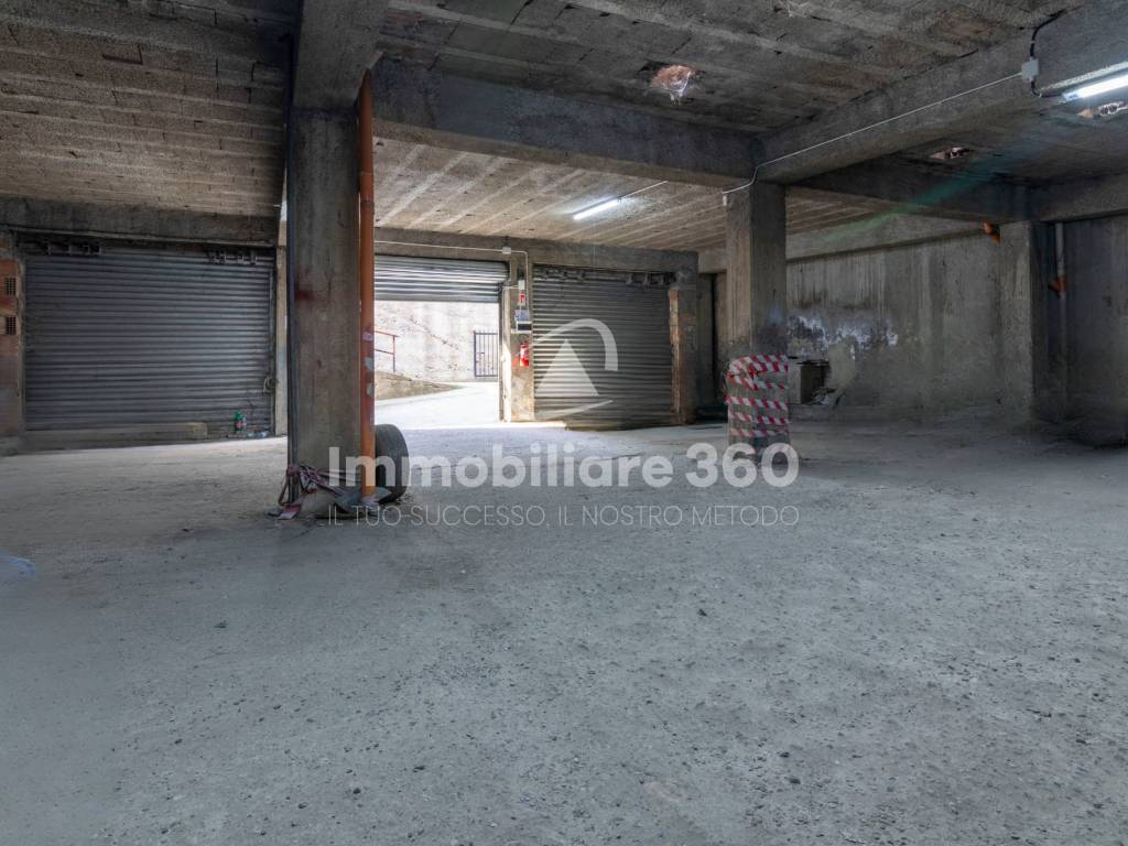 Box / garage a Cosenza in Via Pasquale Rossi, 19 - Foto 4