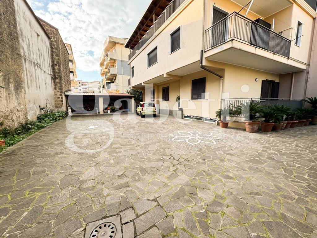 Appartamento a Aversa in Via Antonio Segni, 9 - Foto 2