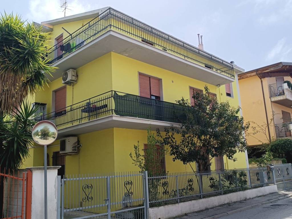 Casa indipendente a Montesilvano in Via Olona - Foto 1