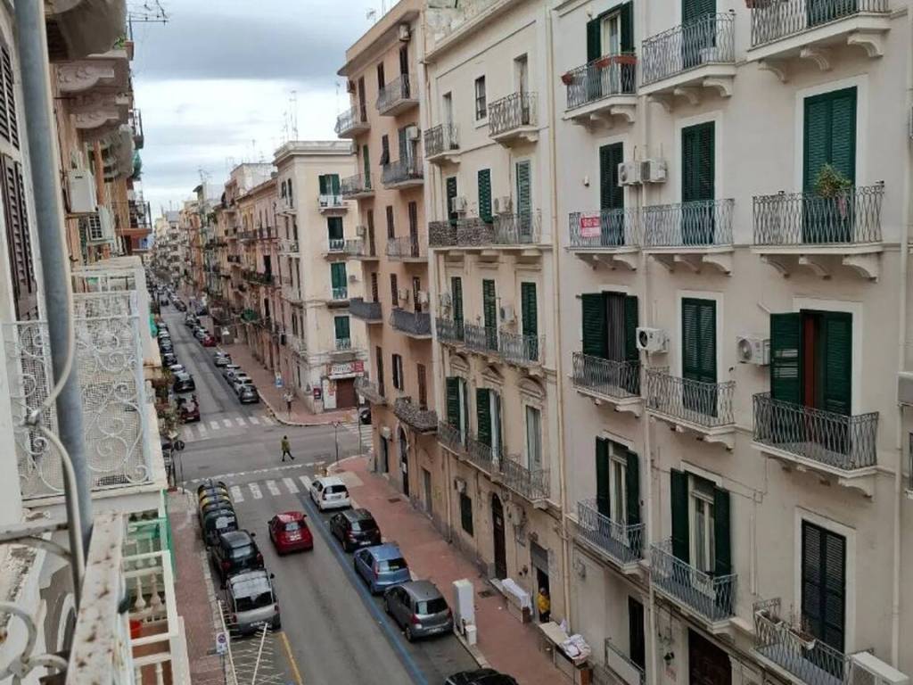 Appartamento a Taranto in Via Duca Degli Abruzzi, 78 - Foto 2