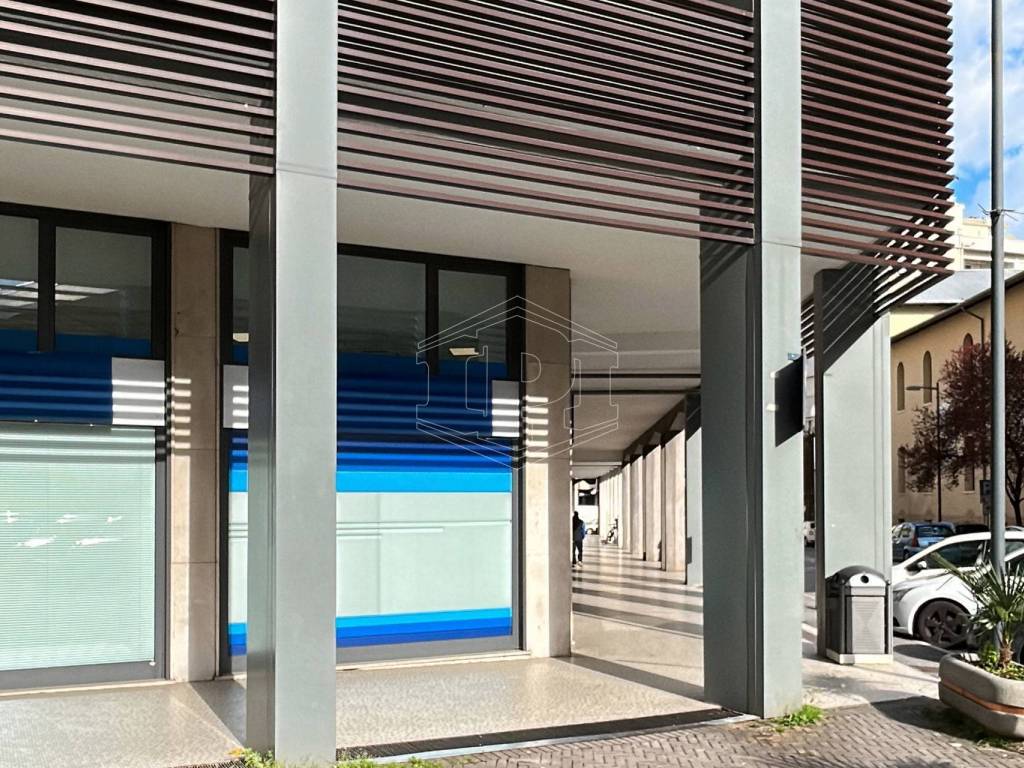 Appartamento a Pordenone in PIAZZETTA CELSO COSTANTINI, 3 - Foto 2