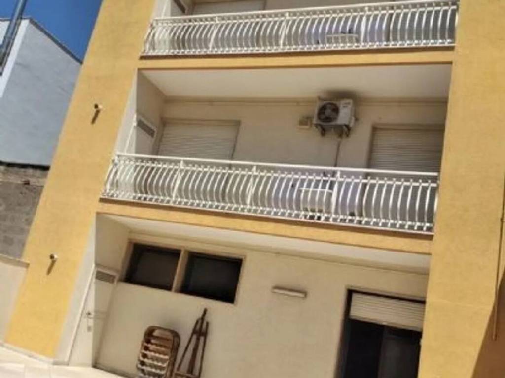 Palazzo / stabile a San vito dei normanni in Centro periferia - Foto 3