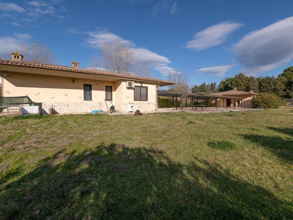 Villa a Poggio mirteto in via Taragnano - Foto 2