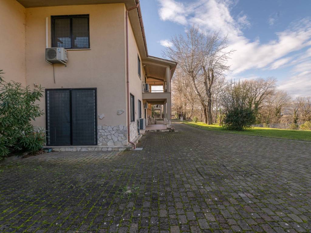 Villa a Poggio mirteto in via Taragnano - Foto 4