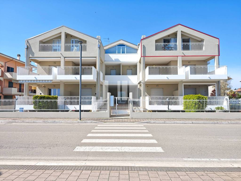 Attico / mansarda a Giulianova in Lungomare Rodi, 32 - Foto 2