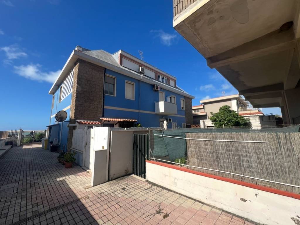 Appartamento a Ladispoli in Via Arenile di Torre Flavia, 1 - Foto 2