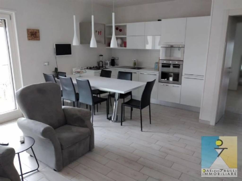 Attico / mansarda a San michele salentino in periferia nord - Foto 2