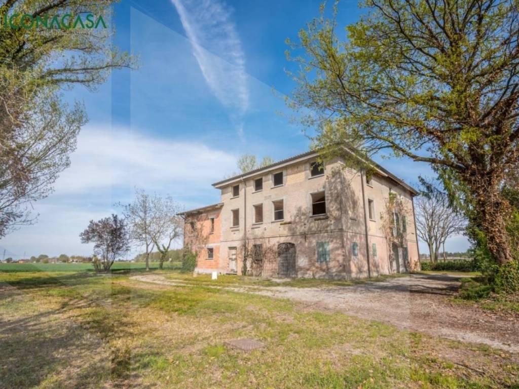 Rustico / casale a Reggio emilia in Via Enzo Bagnoli - Foto 2