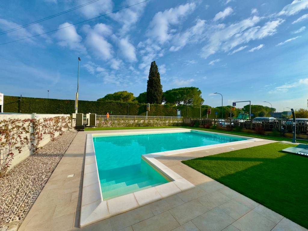 Appartamento a Peschiera del garda in Via Bell'Italia, 15 - Foto 2