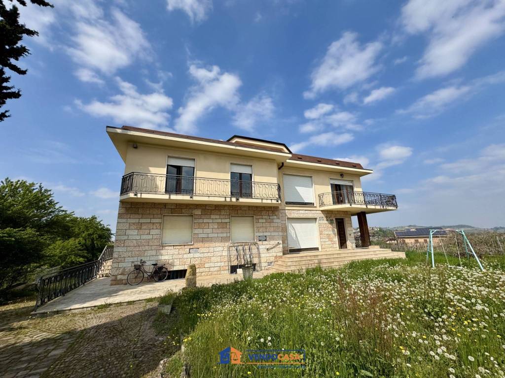 Villa a Castagnole delle lanze in Via Abletti, 30 - Foto 2