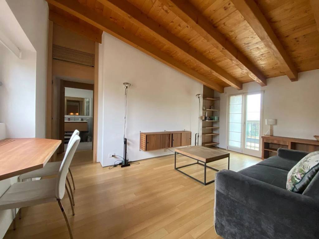 Appartamento a Milano in Via Broletto, 26 - Foto 1