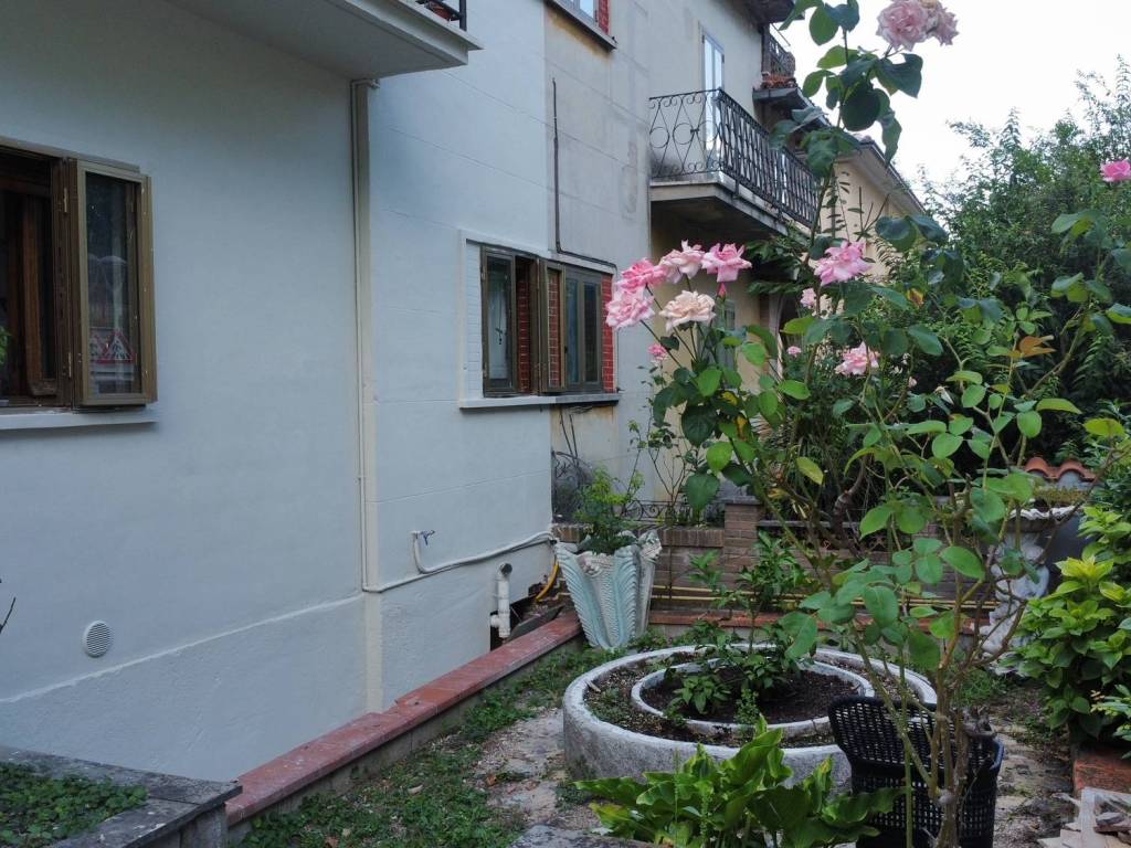 Villa a Gualdo tadino in Via 24 Maggio - Foto 4