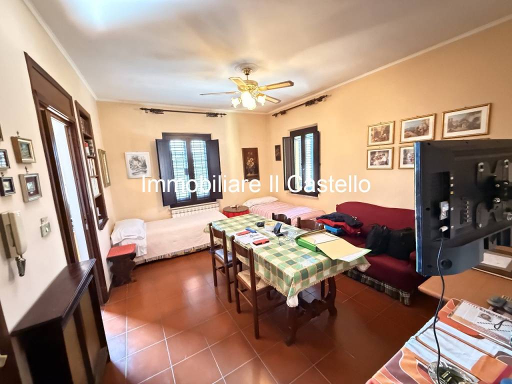 Casa indipendente a Castiglione del lago in Via Santa Maria - Foto 4