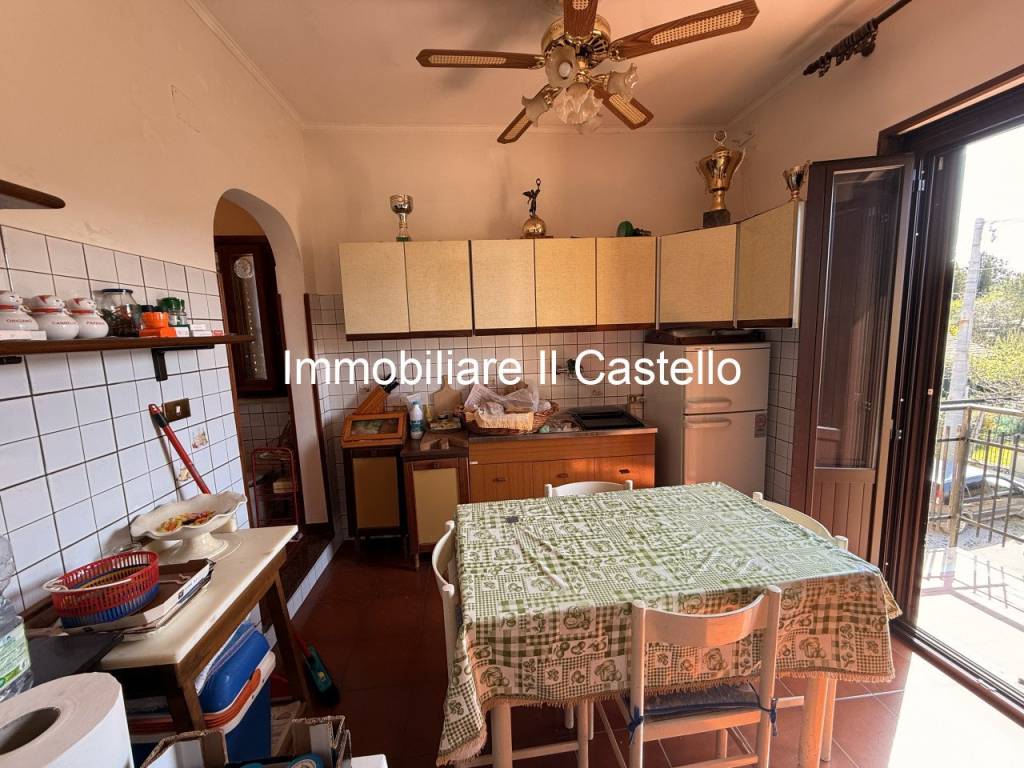 Casa indipendente a Castiglione del lago in Via Santa Maria - Foto 5