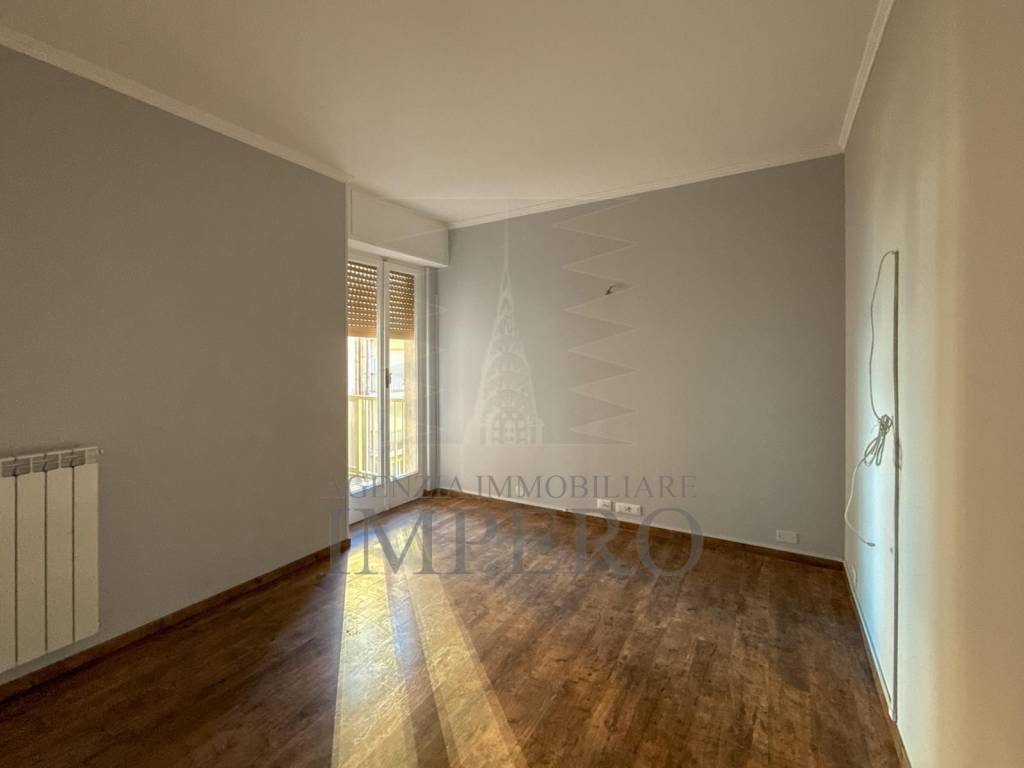 Appartamento a Ventimiglia in Passaggio Trento Trieste - Foto 3