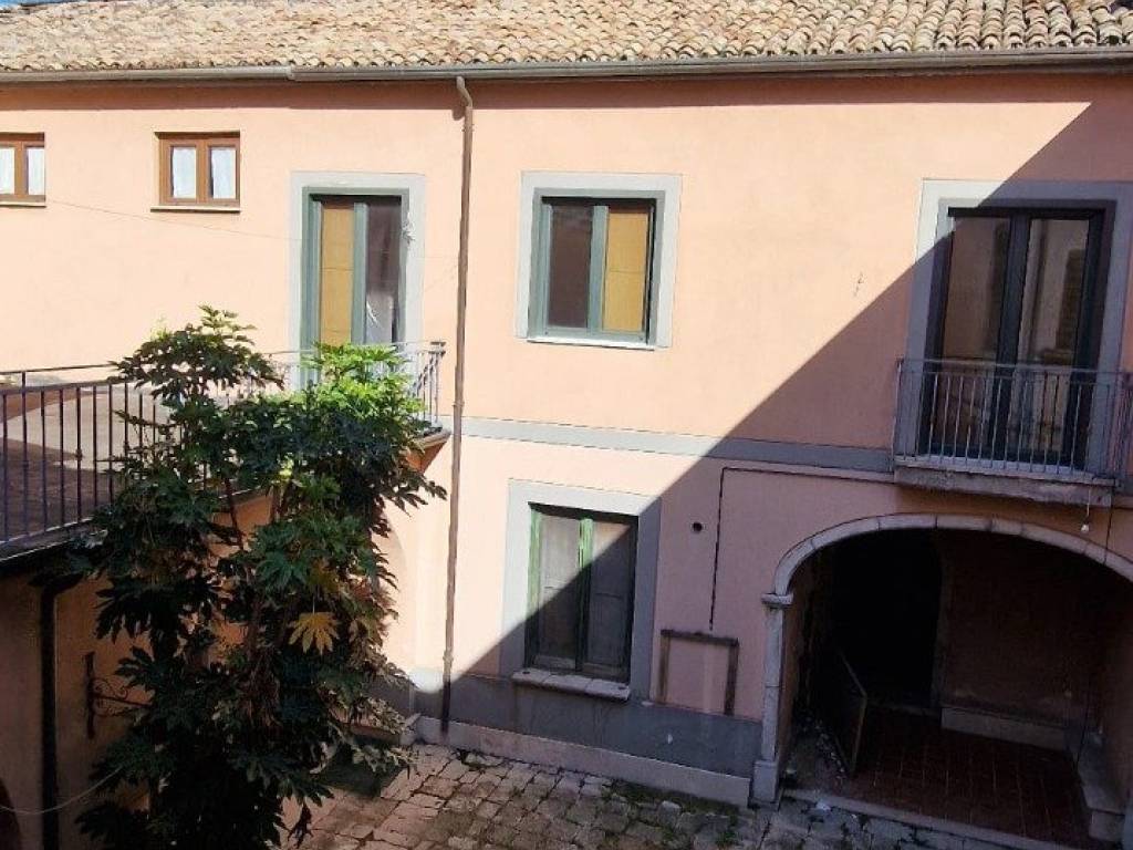 Palazzo / stabile a Solofra in Via Casa Papa - Foto 2