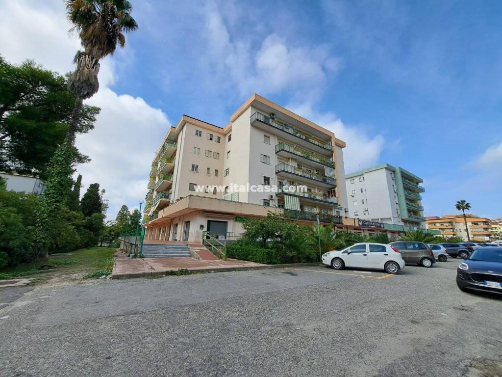 Appartamento a Crotone in Via Gioacchino da Fiore - Foto 2