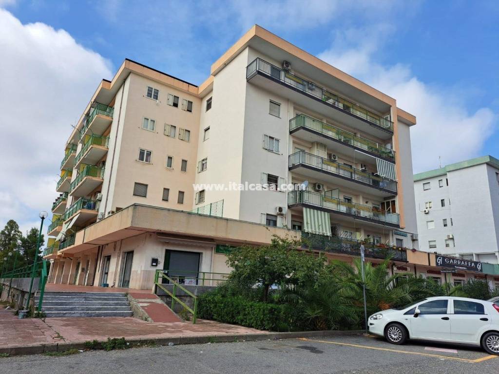 Appartamento a Crotone in Via Gioacchino da Fiore - Foto 3