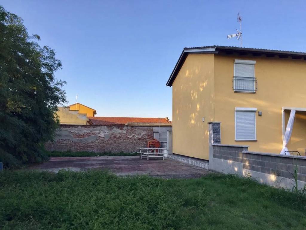 Terreno a Casalbuttano ed uniti in Via Roma S.N.C. - Foto 2