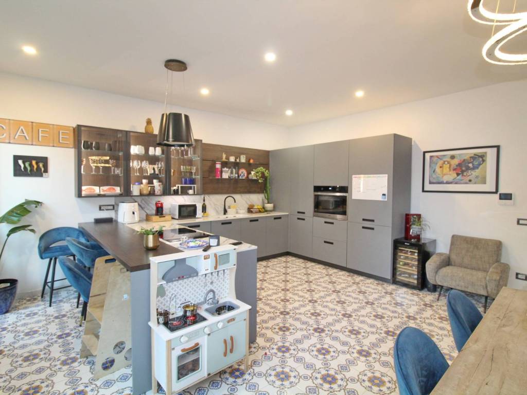 Appartamento a Arona in Via Martiri della Libertà - Foto 4