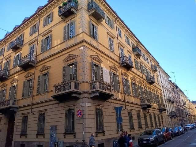Appartamento a Torino in Via Maria Vittoria , 18 - Foto 2