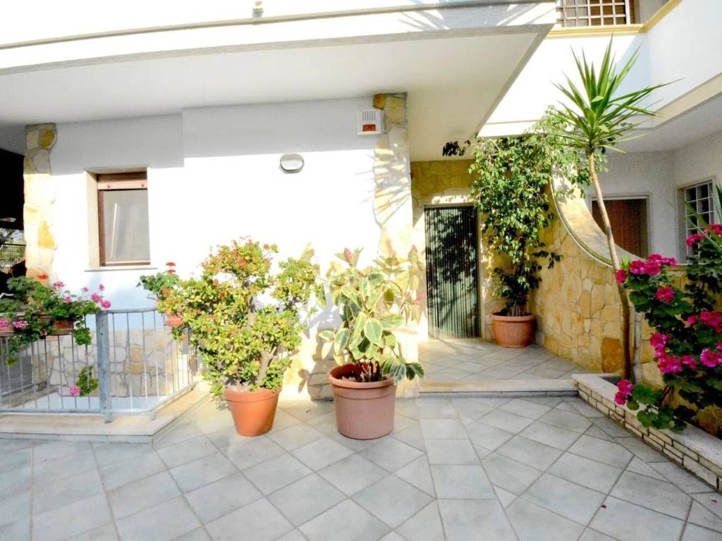 Villa a Carovigno in Via Fortore S.N.C. - Foto 3