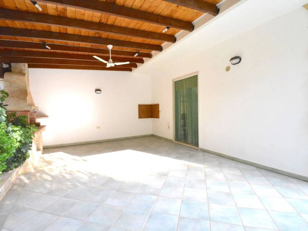 Villa a Carovigno in Via Fortore S.N.C. - Foto 4