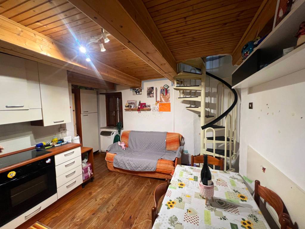 Casa indipendente a Cossogno in Via Montebello, 3 - Foto 4