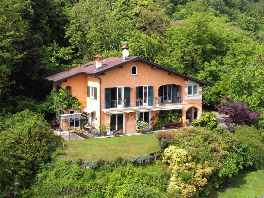 Palazzo / stabile a Verbania in Via Antonio Rossi, 19 - Foto 2