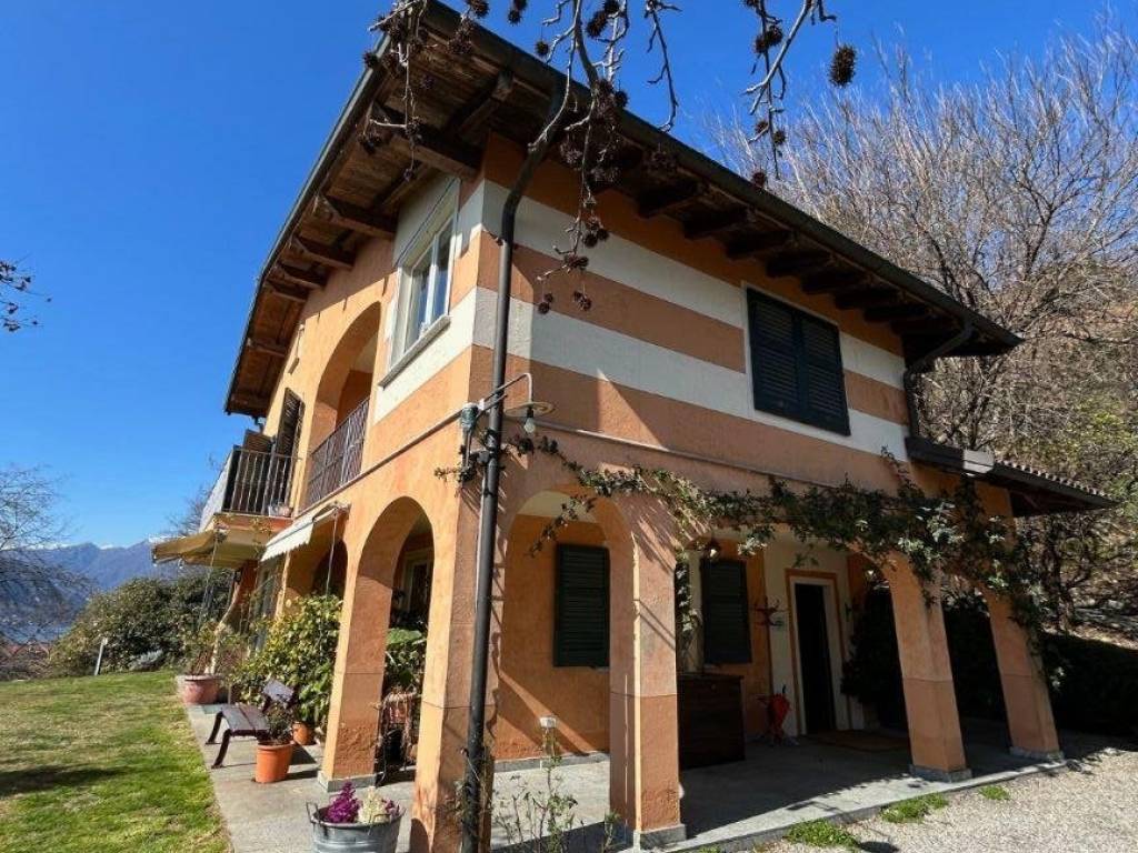 Palazzo / stabile a Verbania in Via Antonio Rossi, 19 - Foto 3
