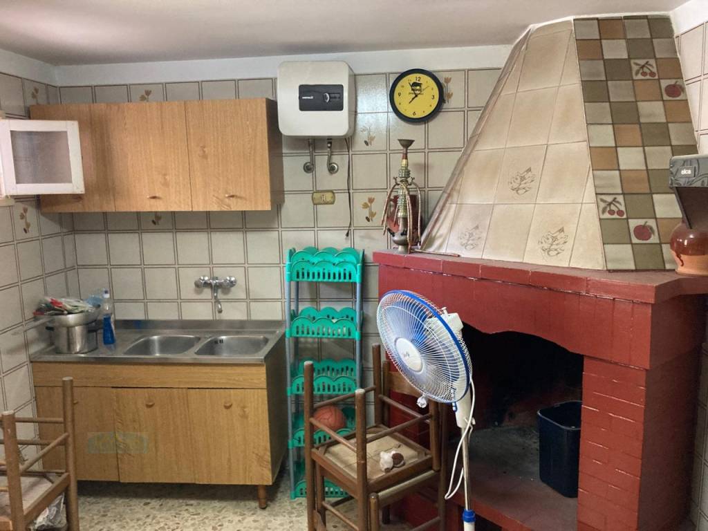 Casa indipendente a Ceglie messapica in Via II Santoro Urgesi - Foto 3