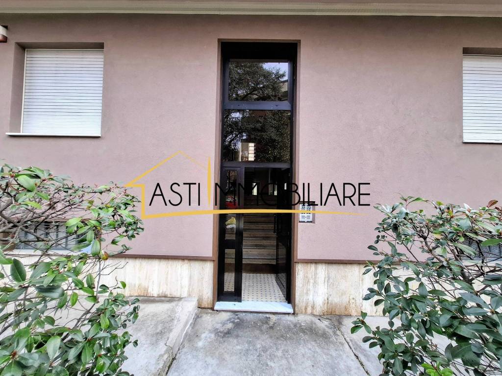 Appartamento a Asti in Via Francesco Petrarca, 37 - Foto 2