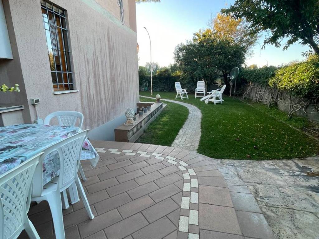 Appartamento a Follonica in Via Isola di Procida, 1 - Foto 3