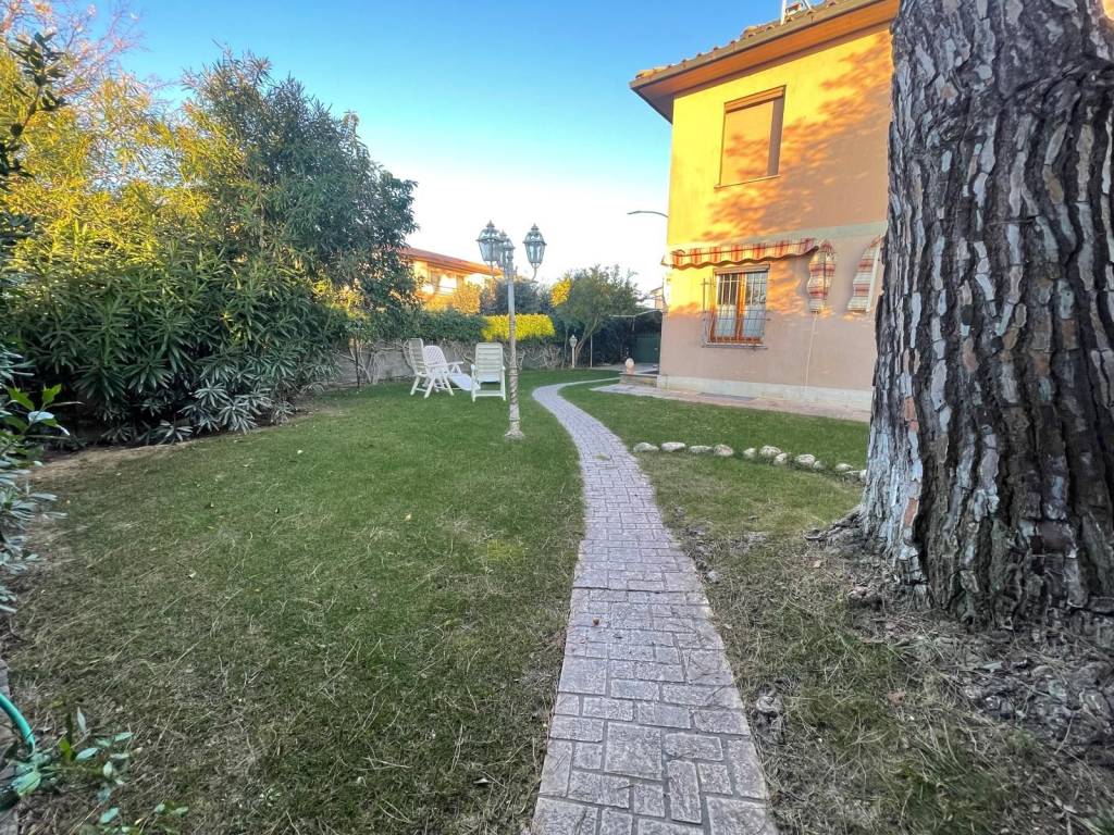 Appartamento a Follonica in Via Isola di Procida, 1 - Foto 4