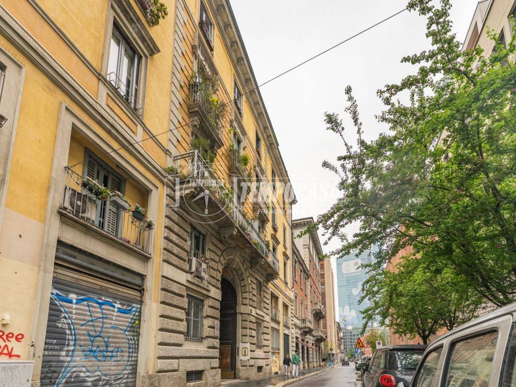 Appartamento a Milano in Via FEDERICO CONFALONIERI 11 - Foto 2