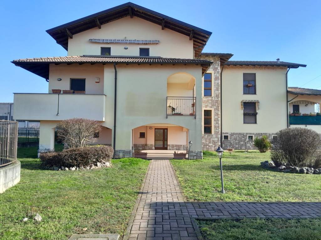 Appartamento a Cameri in Via dell'Agricoltura - Foto 2