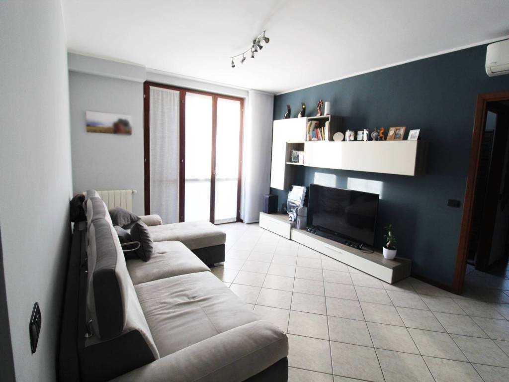 Appartamento a Gorla minore in Via Roma, 11 - Foto 2