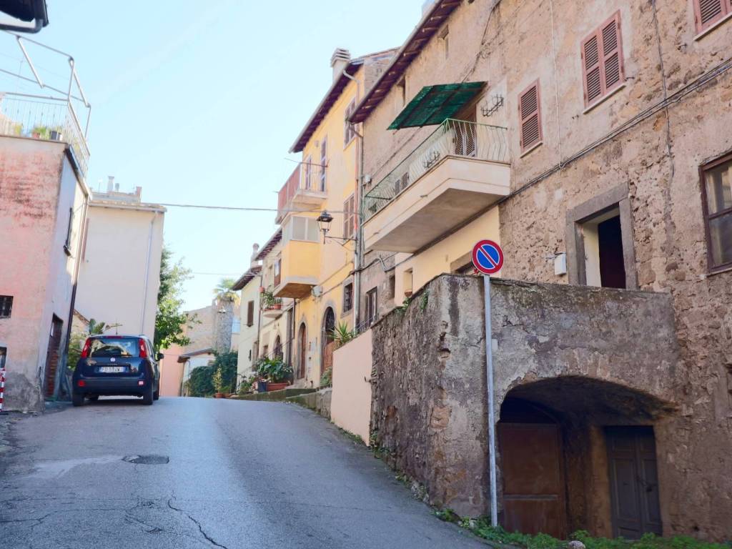 Casa indipendente a Vetralla in Via Borgo Vecchio - Foto 4
