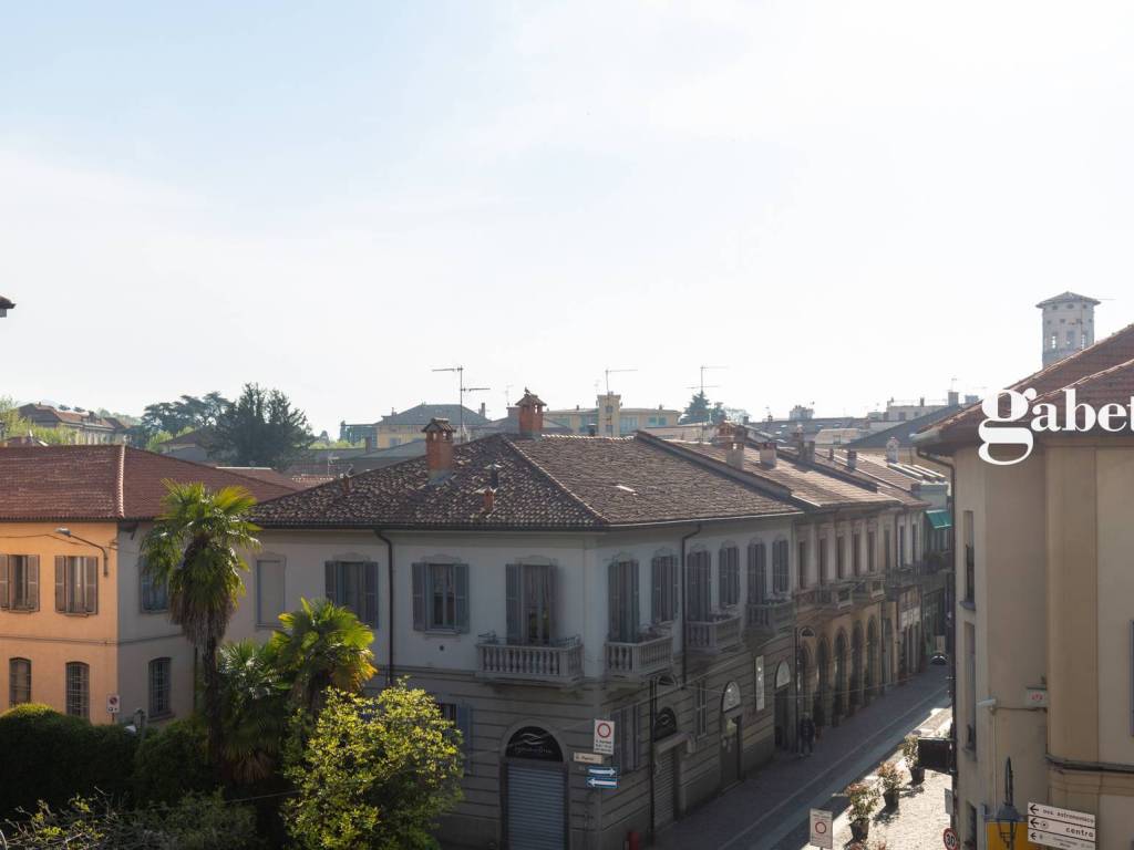 Appartamento a Merate in Piazza Italia, 5 - Foto 1
