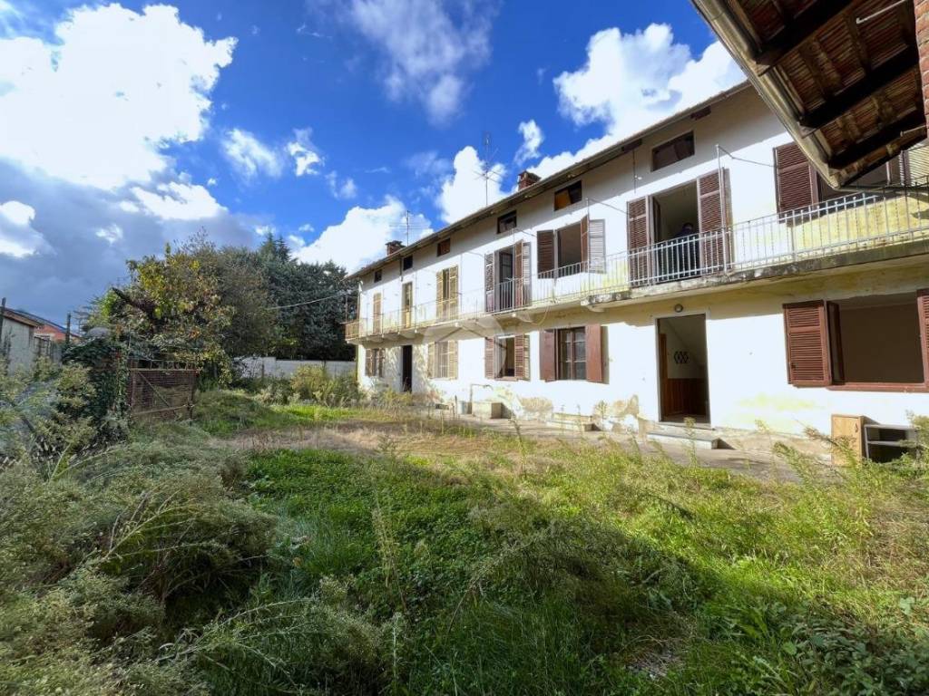 Casa indipendente a Biella in Via De Stefanis, 27 - Foto 2