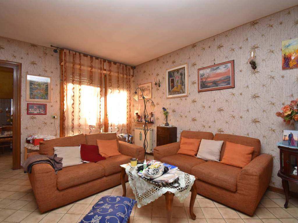 Appartamento a Pietrasanta in Via Strettoia, 42 - Foto 3