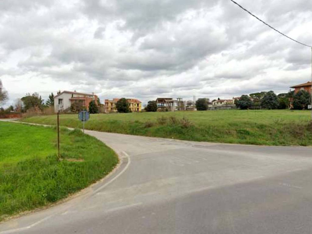 Terreno a Castiglione del lago in Via Santa Maria - Foto 3