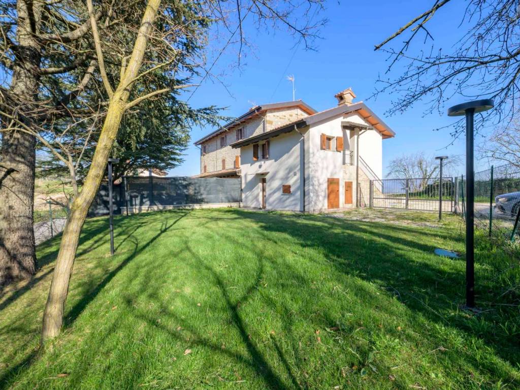 Casa indipendente a Gubbio in Strada Provinciale di Montelovesco, 2 - Foto 5