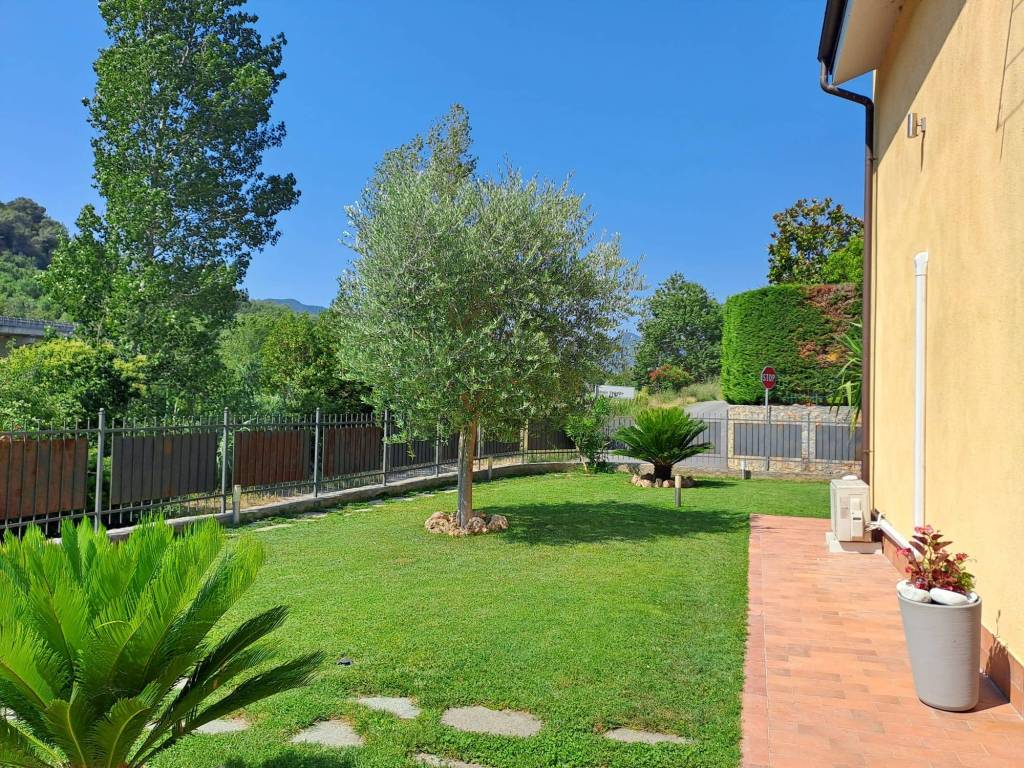 Villa a Villanova d'albenga in Via delle Violette, 21 - Foto 3