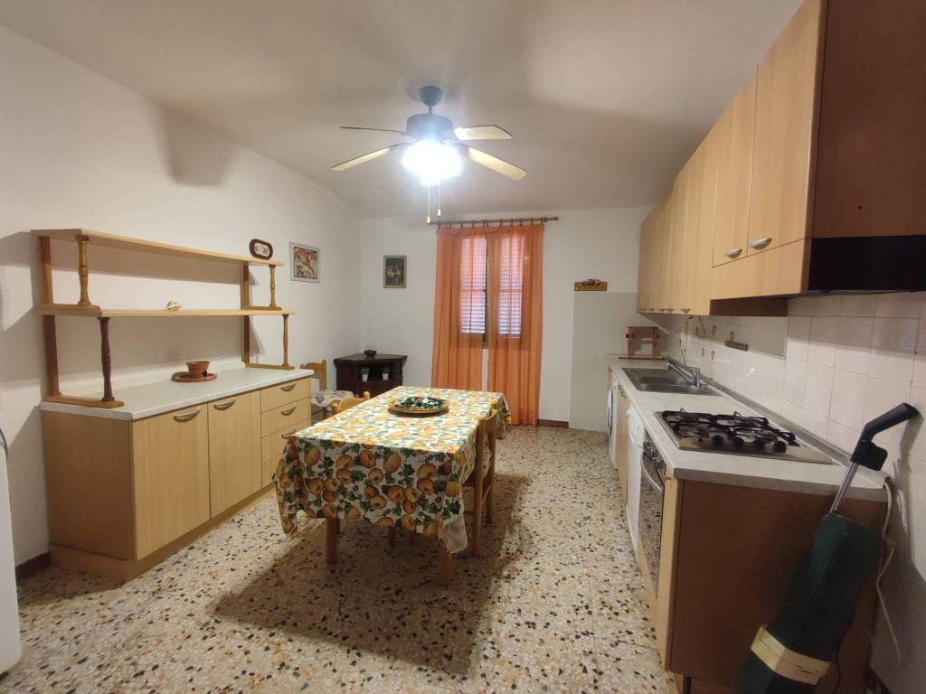 Appartamento a Castelfiorentino in Via 8 Marzo - Foto 1